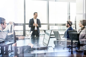 Una empresa tecnológica contratará empleados con sueldos desde US$ 2.000: qué perfiles busca