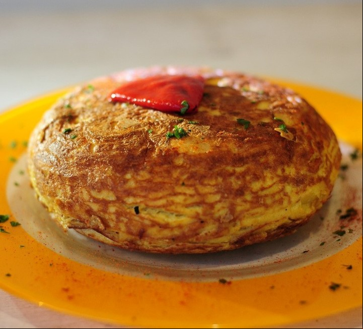 La verdadera tortilla española se hace con aceite de oliva. Foto: G.G.Adrasti.