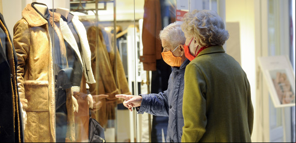 Dólar alto y ropa carísima: por qué comprarla afuera sigue siendo más barato que en Argentina