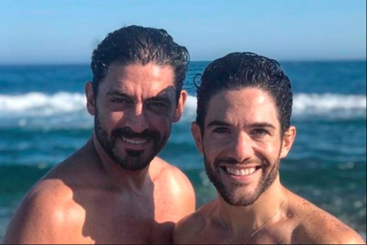 Hernán Piquín y su novio Agustín Barajas.