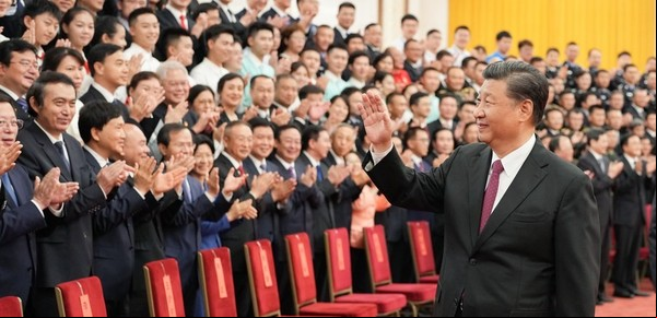 "China obtiene grandes logros gracias al sabio liderazgo del PCCh", dice el presidente del Senado de Camboya