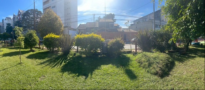 La Plaza Disney, junto a las vías y la estación de Haedo, que un grupo de vecinos pidió conservar.