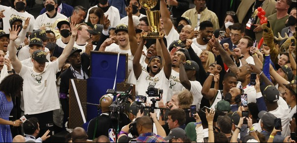 Casi medio siglo de ostracismo, la fallida compra de Michael Jordan y la revancha de los "mercados chicos": Milwaukee Bucks, campeón de la NBA