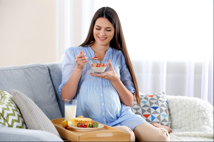 En el embarazo está desaconsejado consumir nuez moscada. Algunos médicos también lo prohiben en la lactancia./ Foto: Shutterstock.