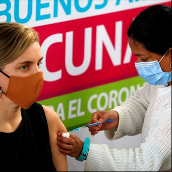 La increíble razón por la que muchos medicamentos tienen más efectos adversos en las mujeres 