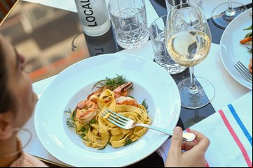 Buena cocina y más de 500 vinos para elegir: una fórmula ganadora