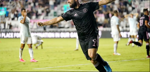Gonzalo Higuaín le cerró otra vez la puerta a la idea de volver a la Argentina: "No hay ninguna posibilidad de que me vuelva a meter en la burbuja de la presión"