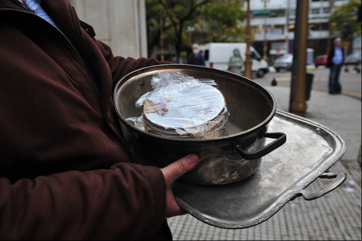 Un matrimonio de Lanús se llevó bandejas, ollas y cuadros. Foto Lucía Merle