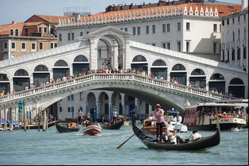 Ingreso arancelado y control de movimientos: Venecia camino a convertirse en un "Gran Hermano al aire libre"