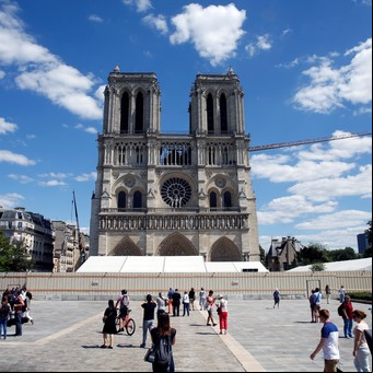 Críticas a los planes de restauración de Notre-Dame al "estilo Disney"