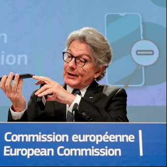 La Unión Europea les exige a los fabricantes de celulares que usen cargador USBC-C y Apple se queja