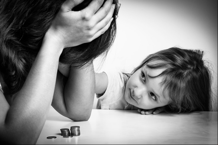 Mamás luchonas: el trasfondo, la estigmatización. Foto ilustración Shutterstock.