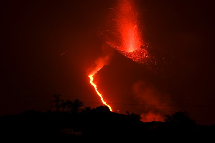 El barco también ayudó a investigar el impacto del flujo de lava que alcanzó el mar tras la erupción del volcán La Palma en 2021. Foto: EFE