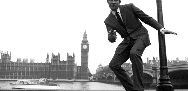 La increíble historia de George Lazenby, el James Bond más efímero