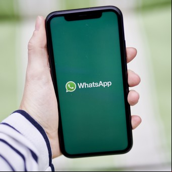 Llegan los "chats de voz" a WhatsApp: en qué se diferencian de las llamadas grupales