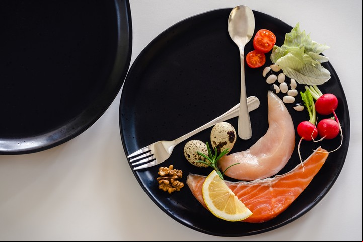 La alimentación con restricción de tiempo es una de las modalidades de ayuno. Foto Shutterstock.