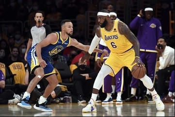 Volvió la NBA: triunfos de Milwaukee Bucks sobre Brooklyn Nets y Golden State Warriors ante Los Angeles Lakers