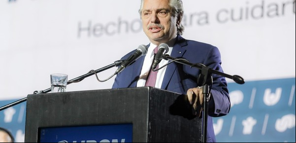 Alberto Fernández: "Yo también podría arreglar con el FMI en 5 minutos, pero no podría mirarlos a los ojos"