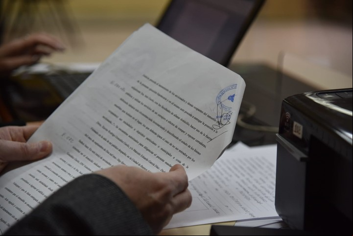 Es importante reunir toda la documentación y chequear que esté correcta antes de ir a hacer el trámite. Foto: CEGCBA.