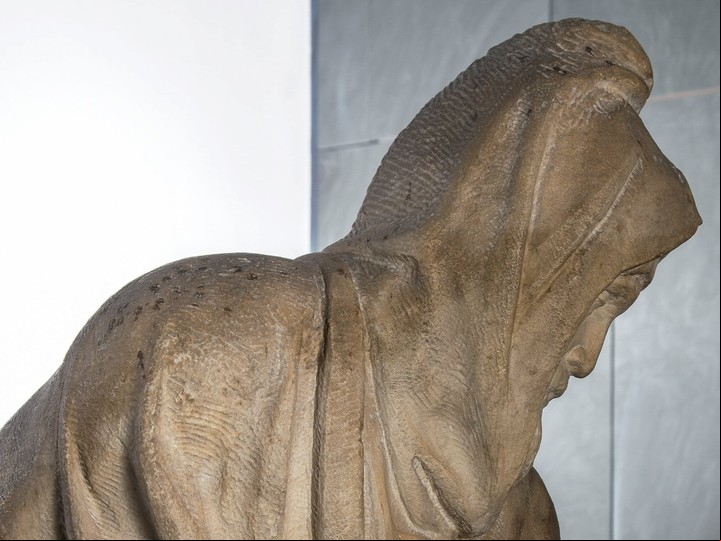 Un tramo de la Piedad antes de que comenzara la restauración en 2019. La escultura había sido alterada cuando se hizo un molde de yeso en el siglo XIX. Foto Opera di Santa Maria del Fiore; Alena Fialová / NYT