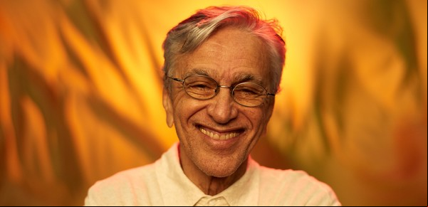 Caetano Veloso dio positivo de Covid