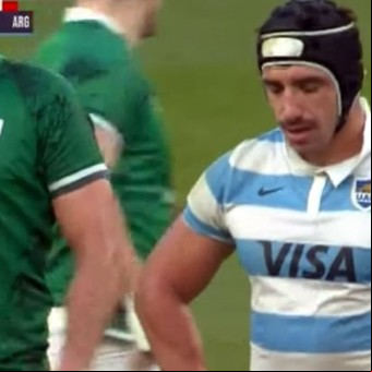 El Puma Tomás Lavanini vio la tarjeta roja contra Irlanda y alcanzó un récord que nadie quiere tener en el rugby mundial