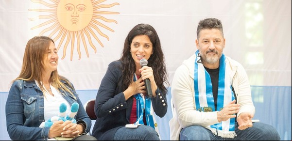 Denuncian a Luana Volnovich por la compra del PAMI de cotillón para el Mundial y ponen el foco en la firma "fantasma" que ganó el contrato