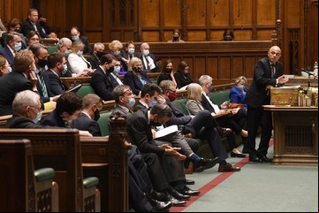 Gran Bretaña: Boris Johnson avanza con su medidas anti covid, pero con una rebelión de diputados de su partido