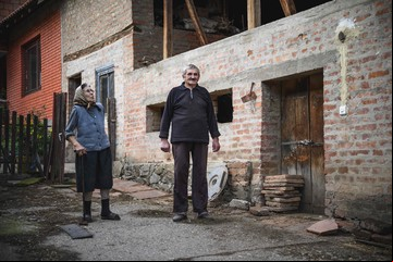 Un pueblo construye sus casas usando ruinas romanas