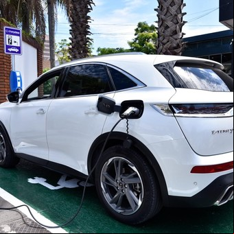 Cuáles son las tecnologías de autos híbridos y eléctricos que permiten las bonificaciones de peajes en CABA