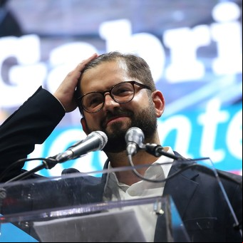 Gabriel Boric promete a los empresarios un gobierno de diálogo y responsabilidad fiscal en Chile