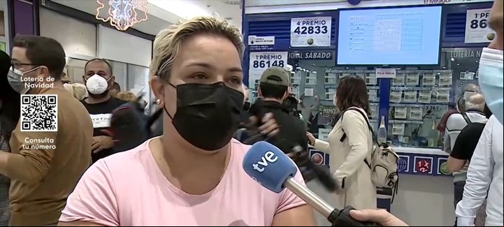 Yasmina y su esposo ganaron 400 mil euros. Foto: Captura TV.