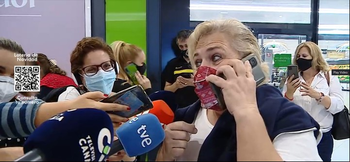 "Ya llamé a mi jefa para decirle que voy a seguir trabajando", dijo Lali. Foto: Captura TV.
