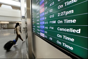Ya son más de 7.000 los vuelos cancelados este fin de semana mientras Ómicron se propaga por el mundo