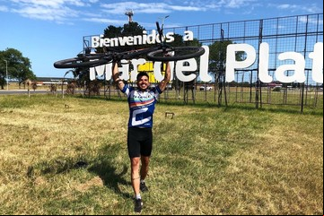 A Mar del Plata en bicicleta por la Ruta 2: "No hace falta ser un Ironman y se conocen lugares muy lindos que siempre pasamos de largo"