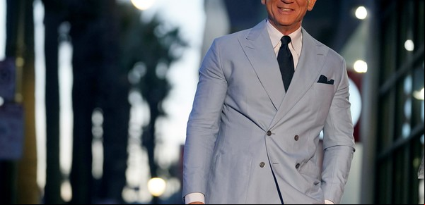 Daniel Craig recibió de la Reina Isabel la misma condecoración que James Bond