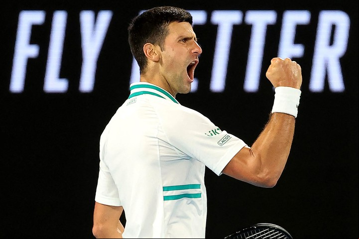 Djokovic consiguió retrasar la deportación, pero está alojado en un hotel "sucio" según denunció su hermano Djordje. Foto: AFP