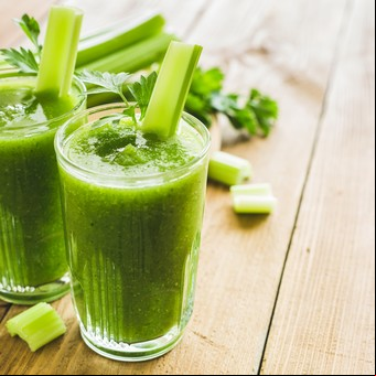 Apio, té verde y más: ¿son alimentos "quemagrasas"?