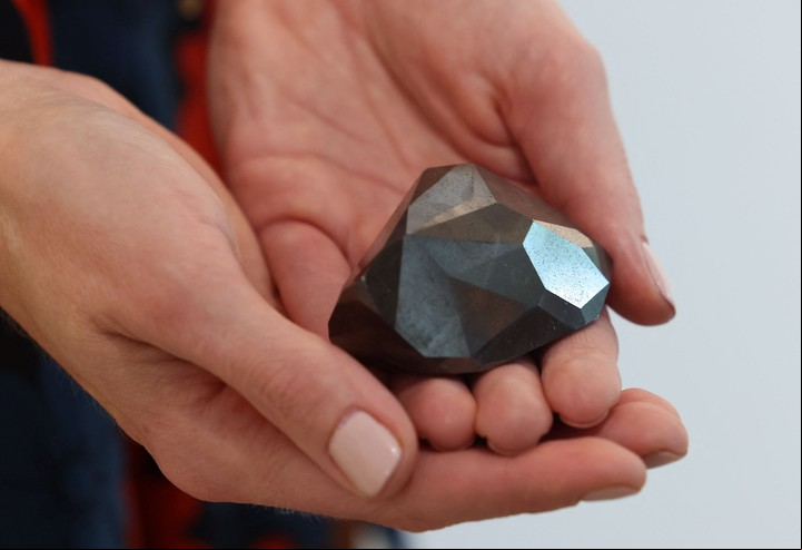 El diamante "Enigma" tiene un origen desconocido. Foto/AFP