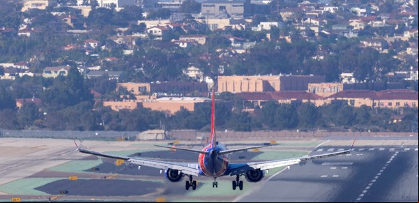 Varias aerolíneas piden restringuir el 5G cerca de los aeropuertos: "Podría ser un caos"