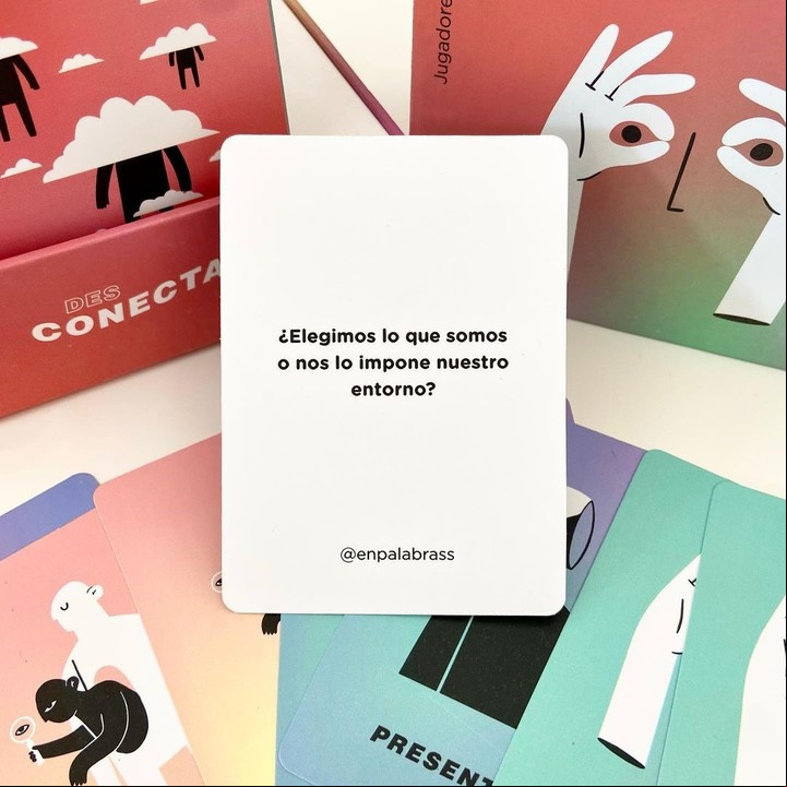 Desconectados fue el primer juego lanzado por la empresa, en diciembre de 2020.