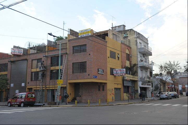 Las calles que albergan "fachadas activas" se consideran más intensas. Foto: Germán García Adrasti.