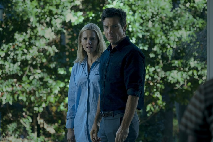 Wendy y Marty, o sea Laura Linney y Jason Bateman, quieren salir del juego del lavado de dinero. Obvio, no pueden. Foto Netflix