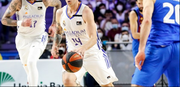 Con un brillante Deck, Real Madrid le ganó la primera final de la Liga española de básquet al Barcelona de Laprovíttola