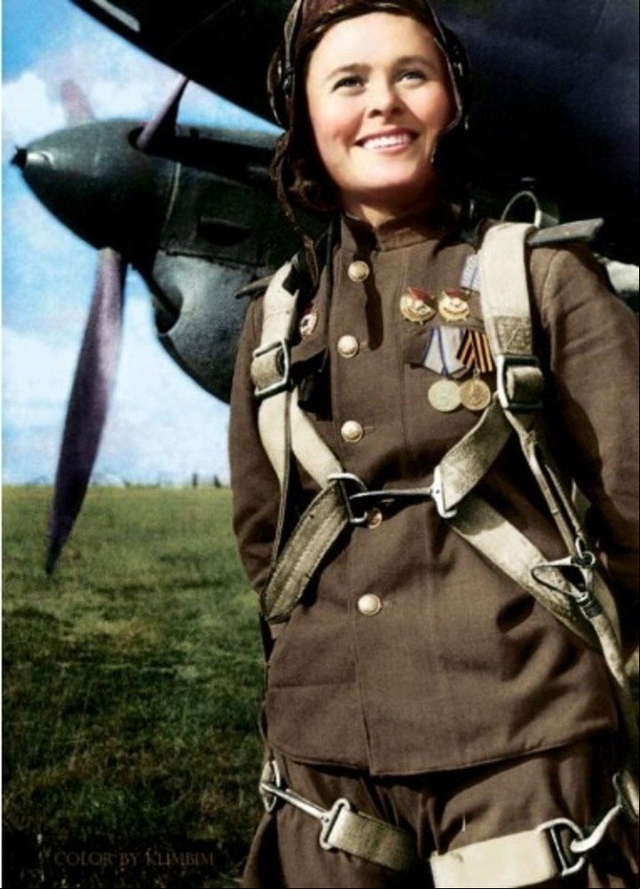 Mascha Dolina participó en 74 misiones y lanzó 45.000 kilos de bombas desde su avión.