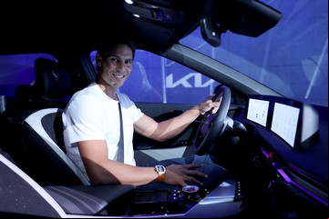 La desconocida colección de autos  de lujo de Rafael Nadal