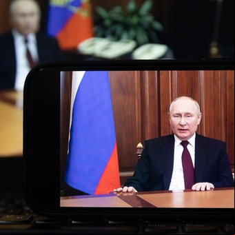 Rusia defendió a sus medios contra las sanciones de Estados Unidos y dijo que previenen la "zombificación" global