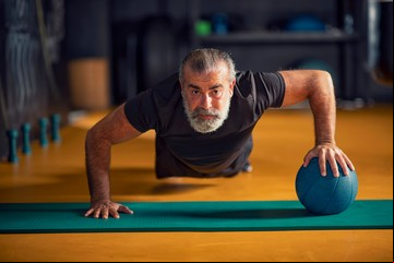 Adelgazar a medida que pasan los años: ¿se puede pesar lo mismo a los 50 que a los 20?