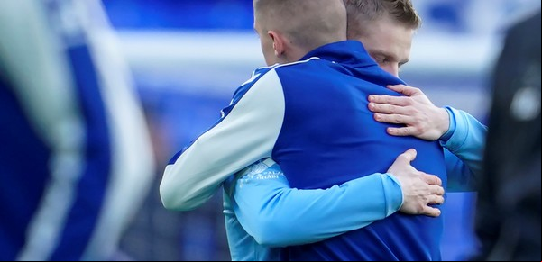 Guerra Rusia-Ucrania: ovación, llanto y un emotivo abrazo entre dos futbolistas ucranianos en Inglaterra