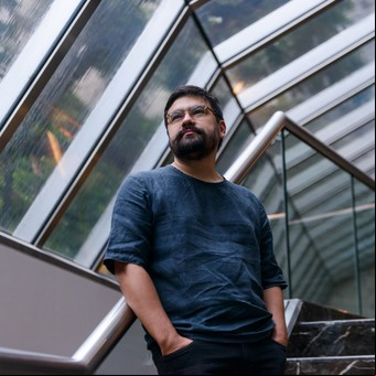 Quién es Paulo Miyada, el enviado del Centro Pompidou que vino a "fichar" a artistas argentinos